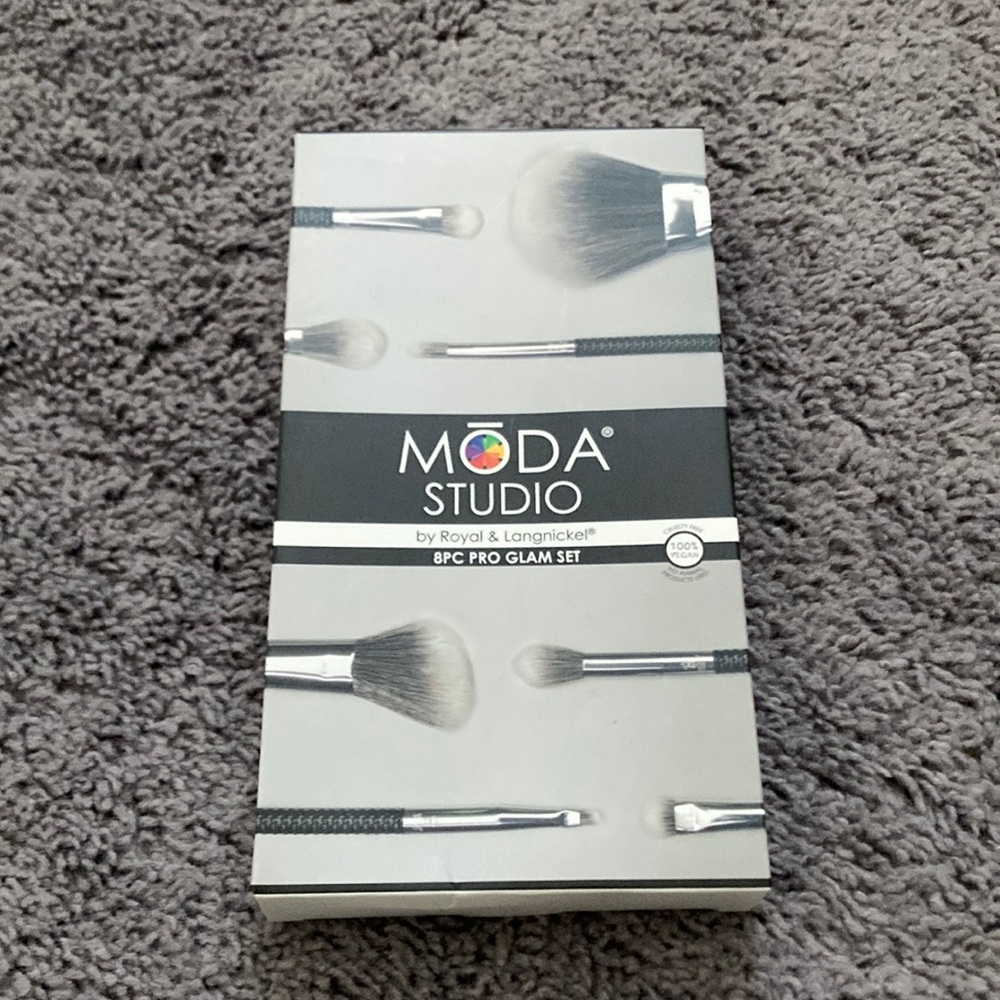 Moda - 8 piece pro glam set